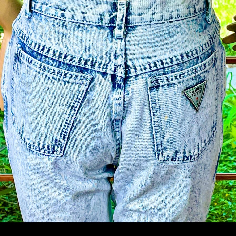 ⭐️HP⭐️VTG▪️FILIPPO-TOTTI▪️Floral Embroidered Distressed Acid Wash Denim Shorts - Picture 8 of 14